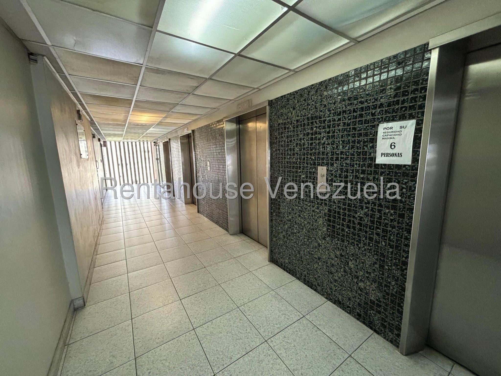 Oficina en alquiler en Colinas de La California