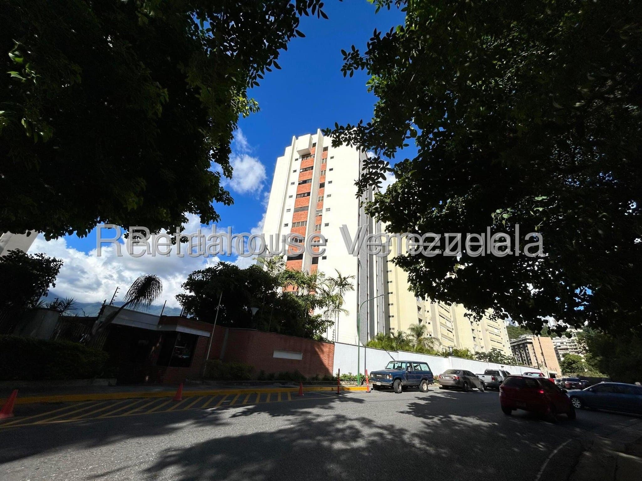 Apartamento en alquiler en Las Mesetas de Santa Rosa de Lima