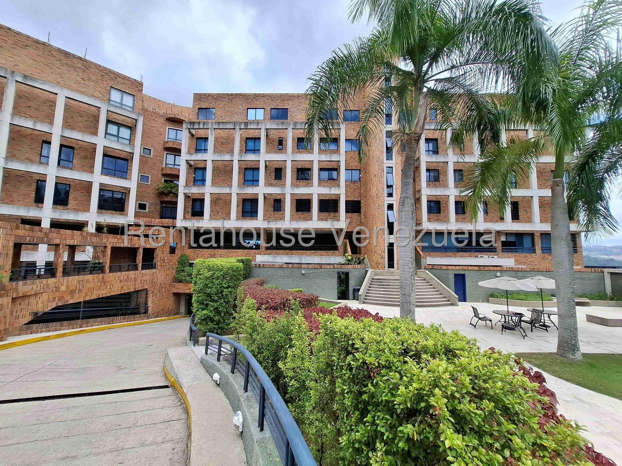 Apartamento en venta en Colinas de Valle Arriba - Foto 1