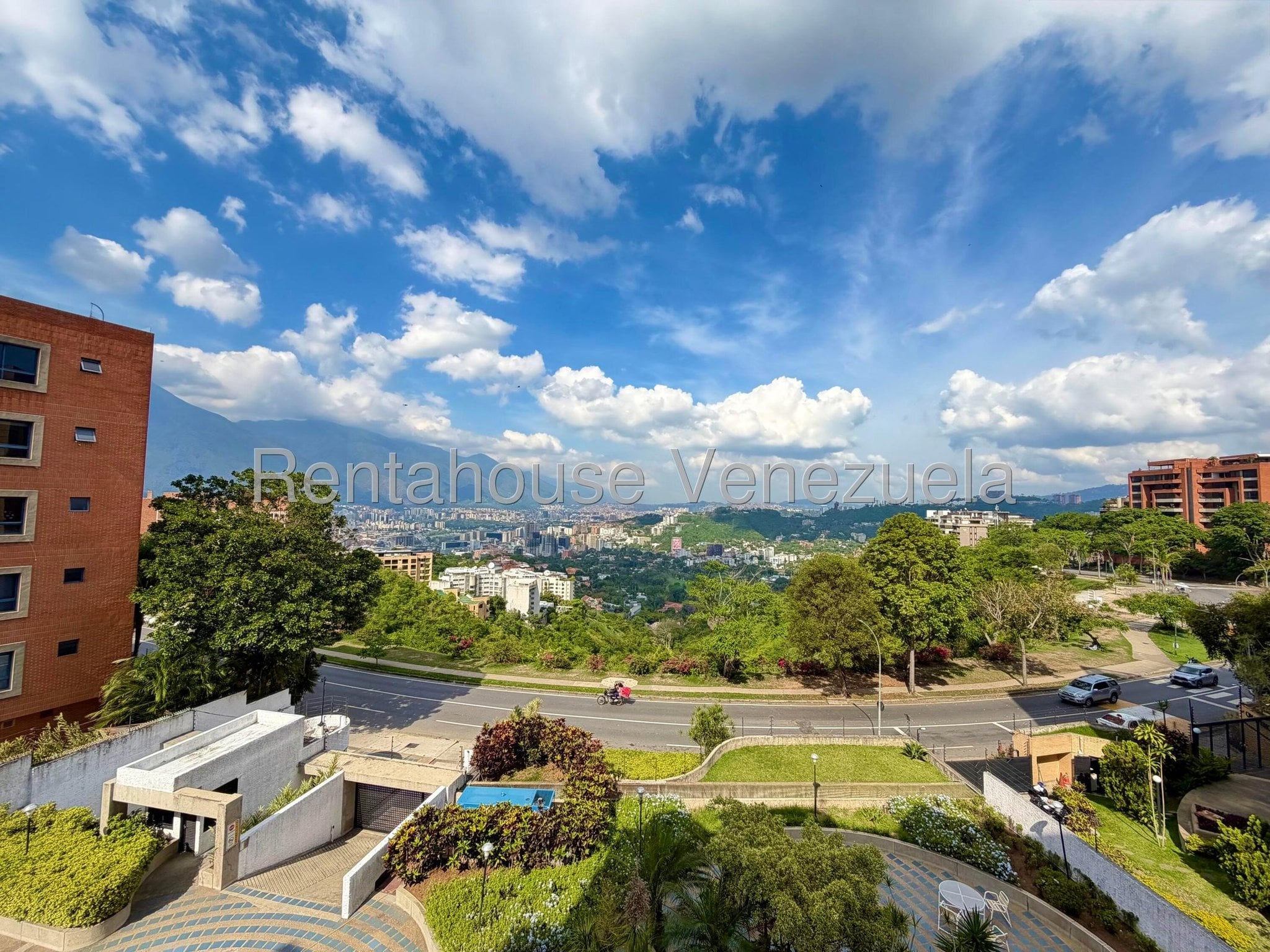 Apartamento en venta en Colinas de Valle Arriba - Foto 1