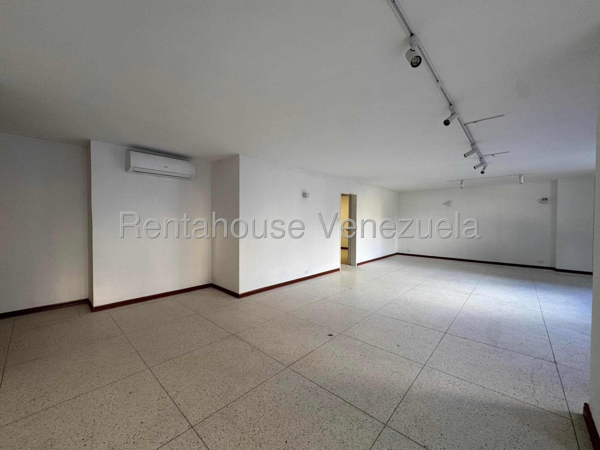 Apartamento en alquiler en Altamira