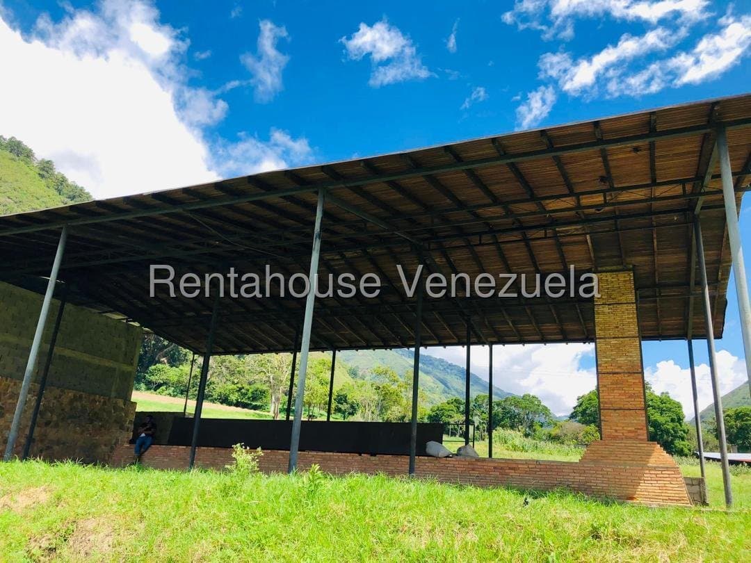 Terreno en venta en Via La Puerta